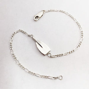 Small Rowing Tulip Oar Blade and Thin Figaro Chain Bracelet by Rubini Jewelers